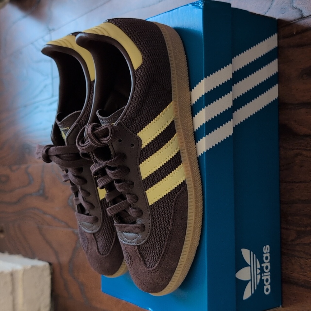 Adidas Women's Samba OG Shoes In Crocheted Shadow Brown & Powder Yellow - Picture 4 of 5